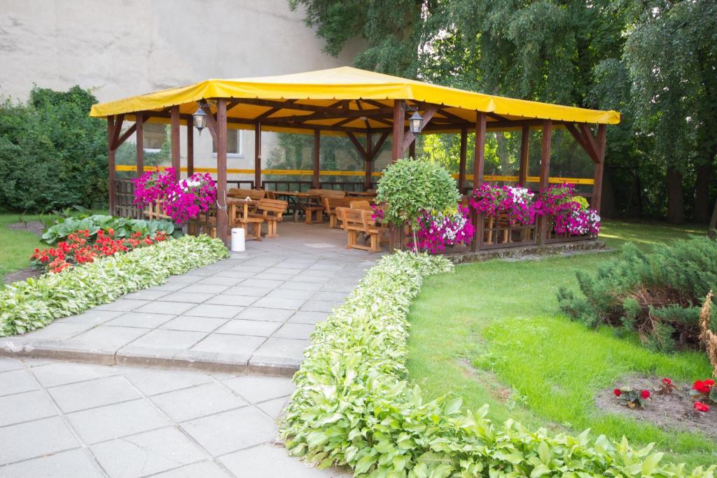 Deims Hotel Šilutė エクステリア 写真