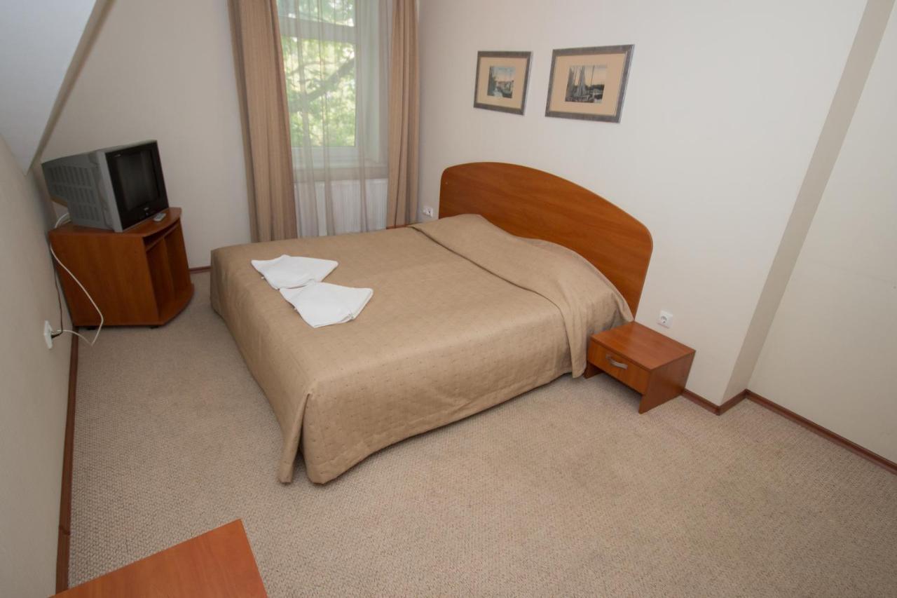 Deims Hotel Šilutė 部屋 写真